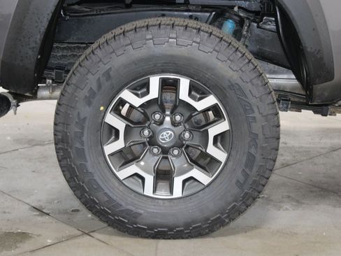 Used 2021 Toyota Tacoma TRD Off-Road AWD/4WD image 13