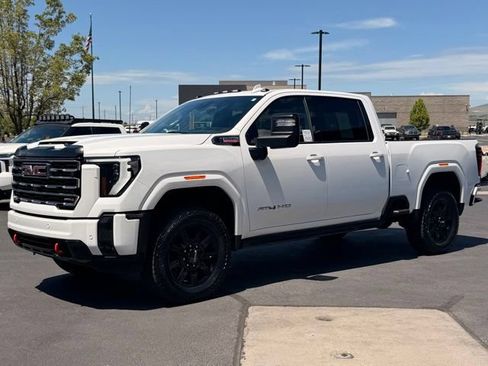 Used 2025 GMC Sierra 3500 AT4 w/ AT4 Premium Plus Package AWD/4WD image 10
