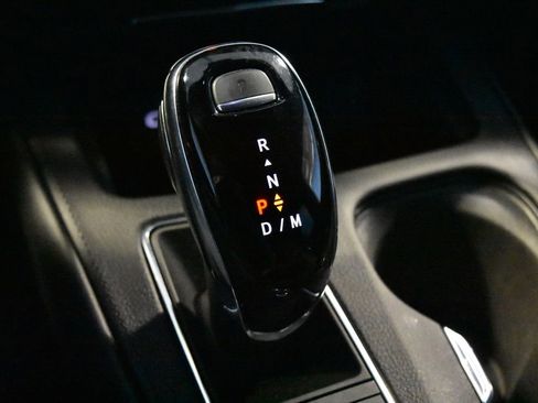 Used 2024 Cadillac XT4 Premium Luxury image 18