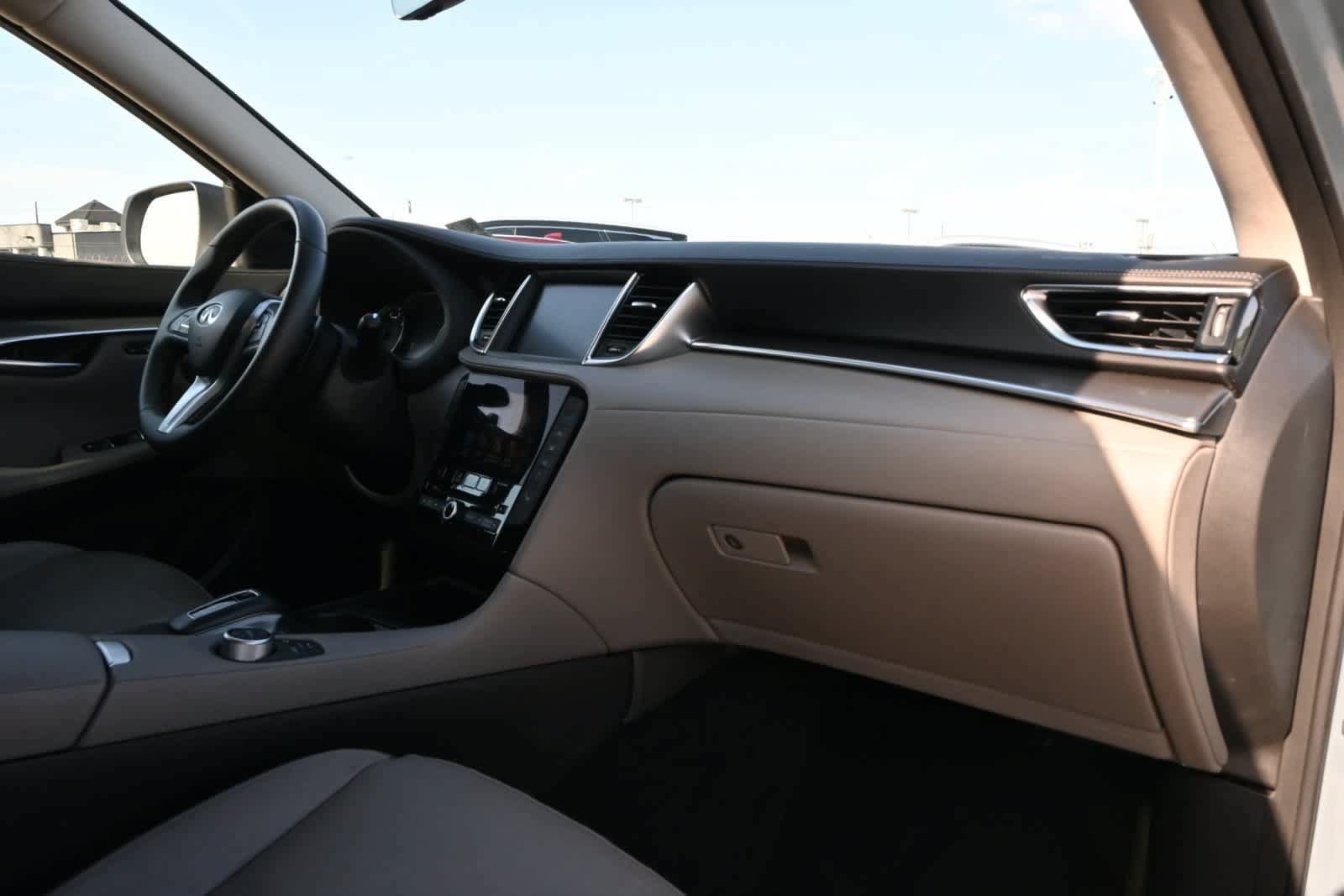 Certified 2023 INFINITI QX50 Luxe FWD image 22