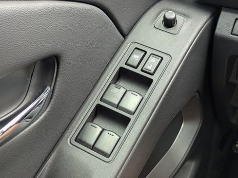 Certified 2025 Nissan Frontier SV AWD/4WD image 24