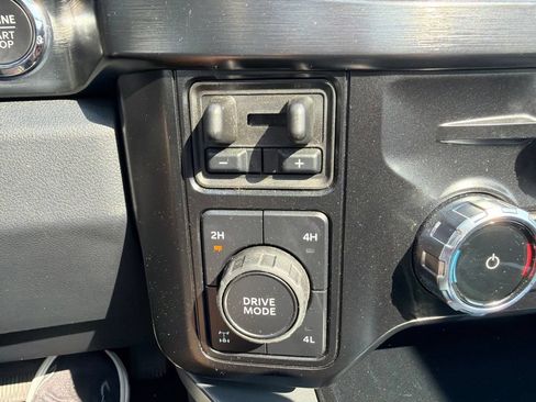 Used 2025 Ford F250 Lariat w/ Lariat Ultimate Package AWD/4WD image 28
