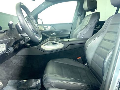 Used 2023 Mercedes-Benz GLS 450 4MATIC image 4