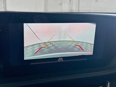 Used 2025 Buick Envista Preferred w/ Advanced Safety Package image 23