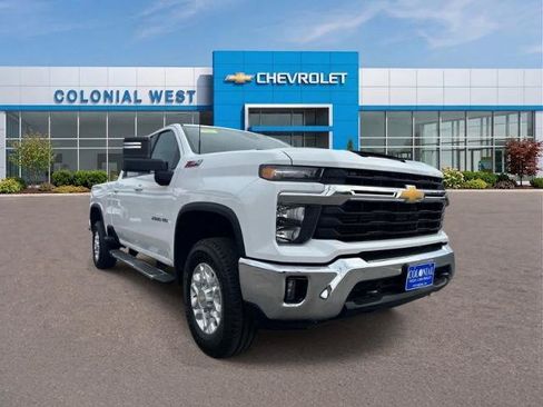 Used 2025 Chevrolet Silverado 2500 LT AWD/4WD image 18