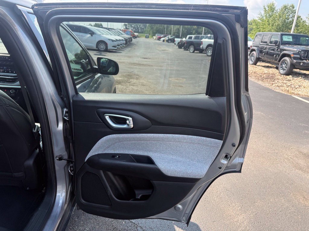 Certified 2024 Jeep Compass Latitude AWD/4WD image 42