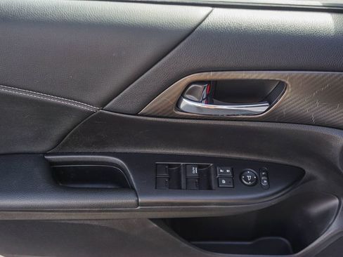 Used 2016 Honda Accord Sport image 18