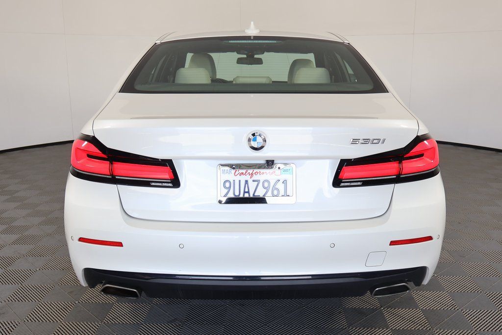Used 2023 BMW 530i w/ Premium Package RWD image 4