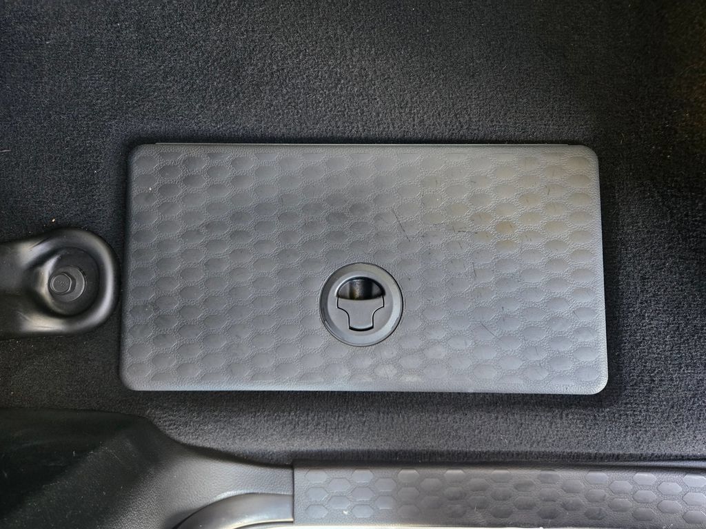 Used 2018 RAM 1500 Laramie RWD image 35