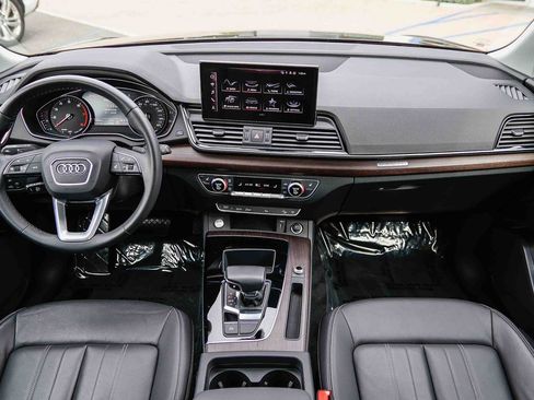 Used 2023 Audi Q5 2.0T Premium w/ Convenience Package image 13