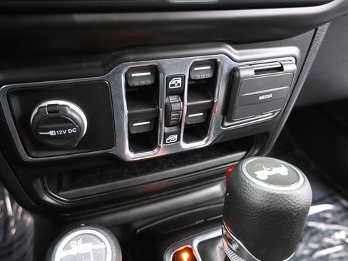 Used 2021 Jeep Wrangler Unlimited Willys image 32