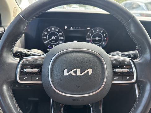 Used 2024 Kia Carnival SX Prestige FWD image 11