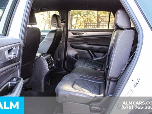 Used 2025 Volkswagen Atlas Cross Sport SE image 18