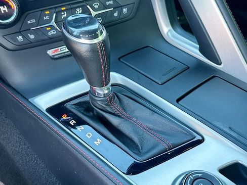 Used 2016 Chevrolet Corvette Z06 w/ 3LZ Preferred Equipment Group image 17