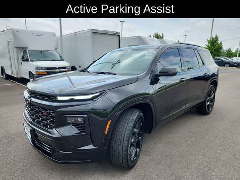 Used 2025 Chevrolet Traverse RS AWD/4WD image 3