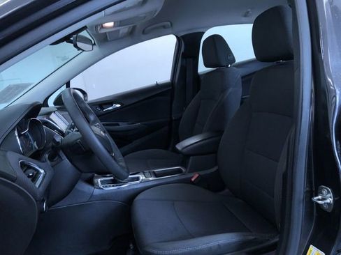 Used 2017 Chevrolet Cruze LT image 19