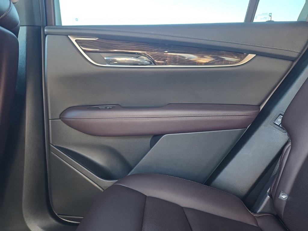 Used 2021 Cadillac XT6 Premium Luxury FWD image 12
