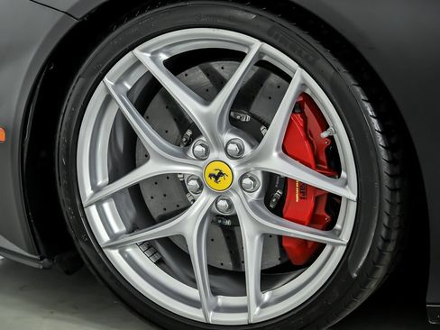 Used 2014 Ferrari F12 Berlinetta RWD image 14