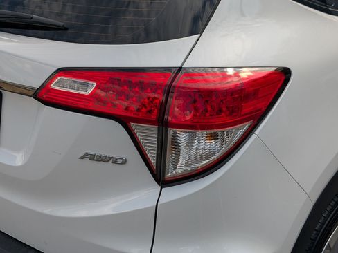 Used 2022 Honda HR-V LX image 12