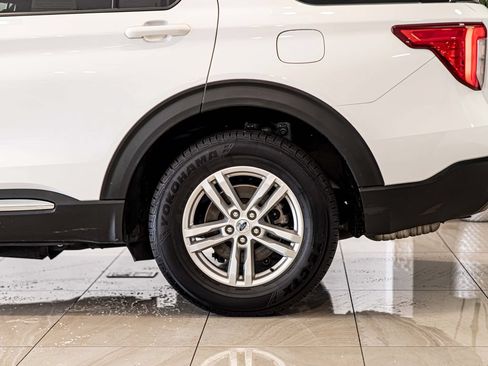 Used 2021 Ford Explorer XLT AWD/4WD image 7