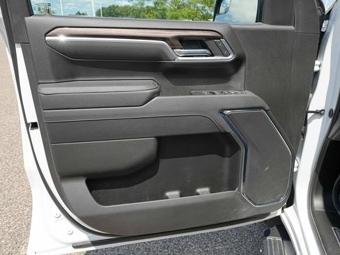 Used 2025 Chevrolet Silverado 1500 LT AWD/4WD image 25