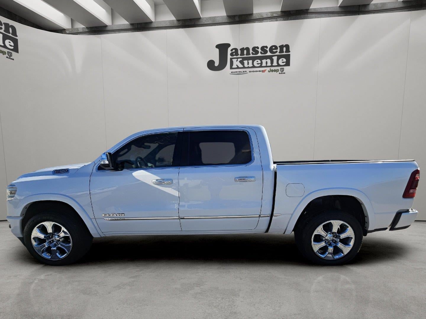 Used 2020 RAM 1500 Limited AWD/4WD image 2