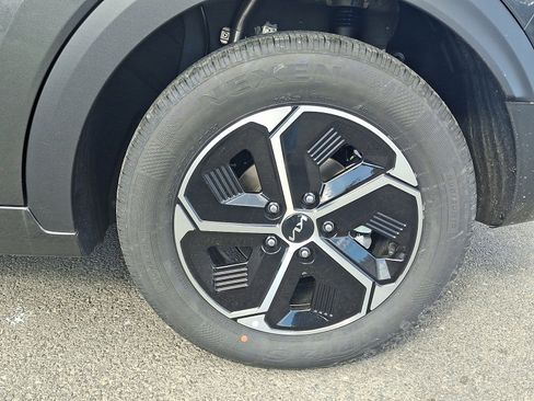 New 2026 Kia Niro LX image 5