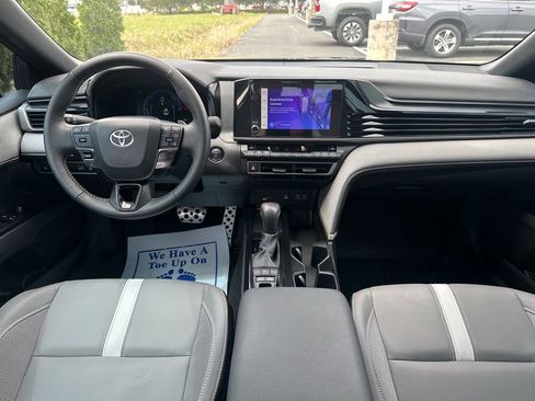 Certified 2025 Toyota Camry SE image 29