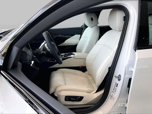 New 2027 BMW 530i w/ M Sport Package RWD image 9
