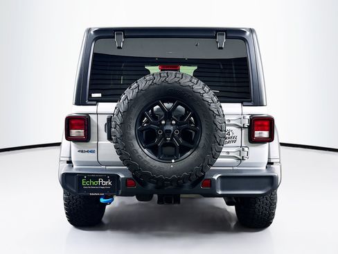 Used 2024 Jeep Wrangler Unlimited AWD/4WD image 7