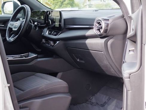 Used 2025 Chevrolet Equinox LT AWD/4WD image 20
