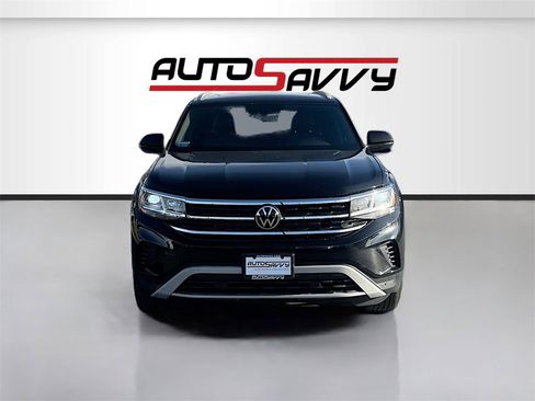Used 2022 Volkswagen Atlas Cross Sport SE image 2