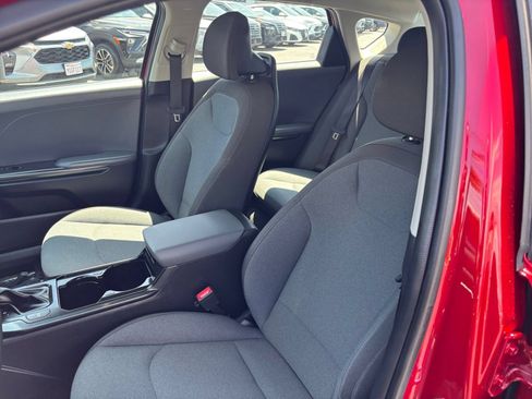 Used 2025 Kia K4 FWD image 28