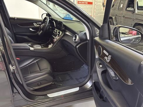 Used 2020 Mercedes-Benz GLC 300 4MATIC image 16