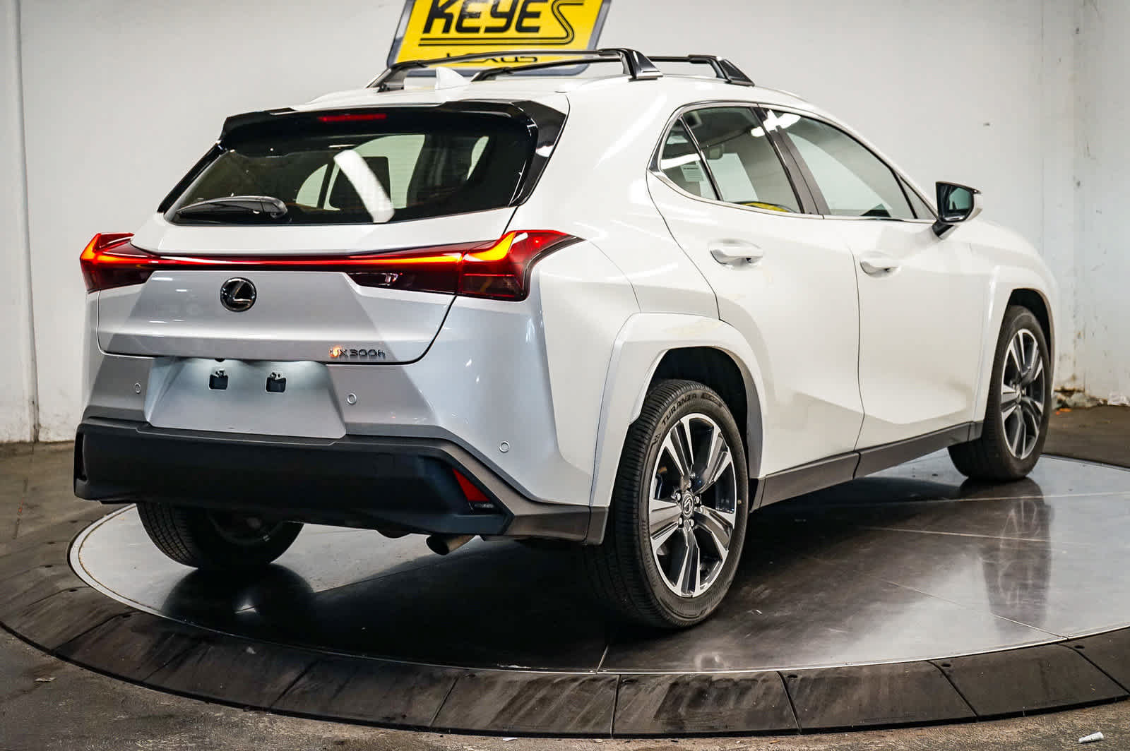 Used 2025 Lexus UX 300h FWD w/ Accessory Package (Z2) image 7