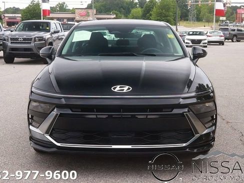 Used 2024 Hyundai Sonata SEL FWD image 2
