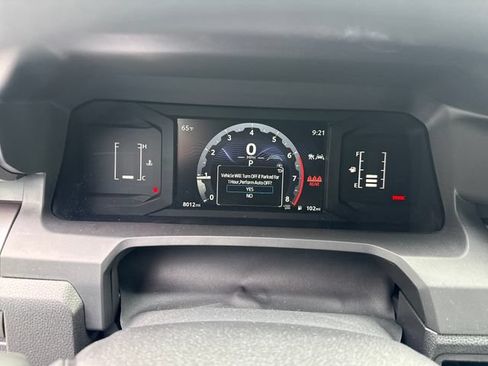 Used 2025 Toyota Tacoma SR5 AWD/4WD image 19