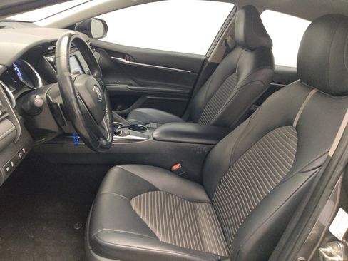 Used 2019 Toyota Camry SE FWD image 17