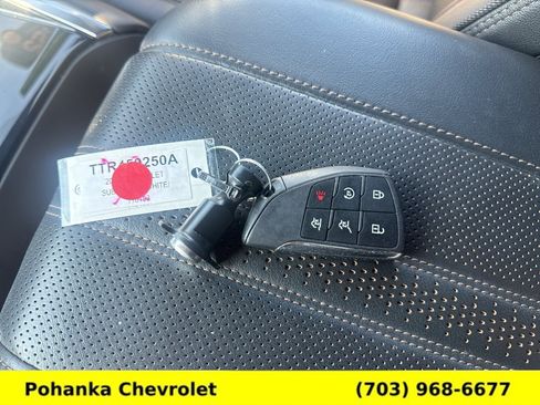 Used 2025 Chevrolet Suburban High Country AWD/4WD image 46