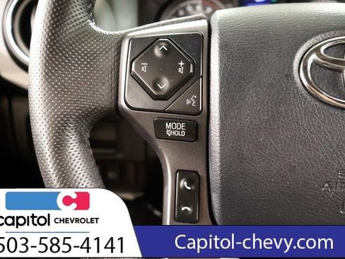 Used 2019 Toyota Tacoma TRD Off-Road w/ TRD Premium Off Road Package AWD/4WD image 20