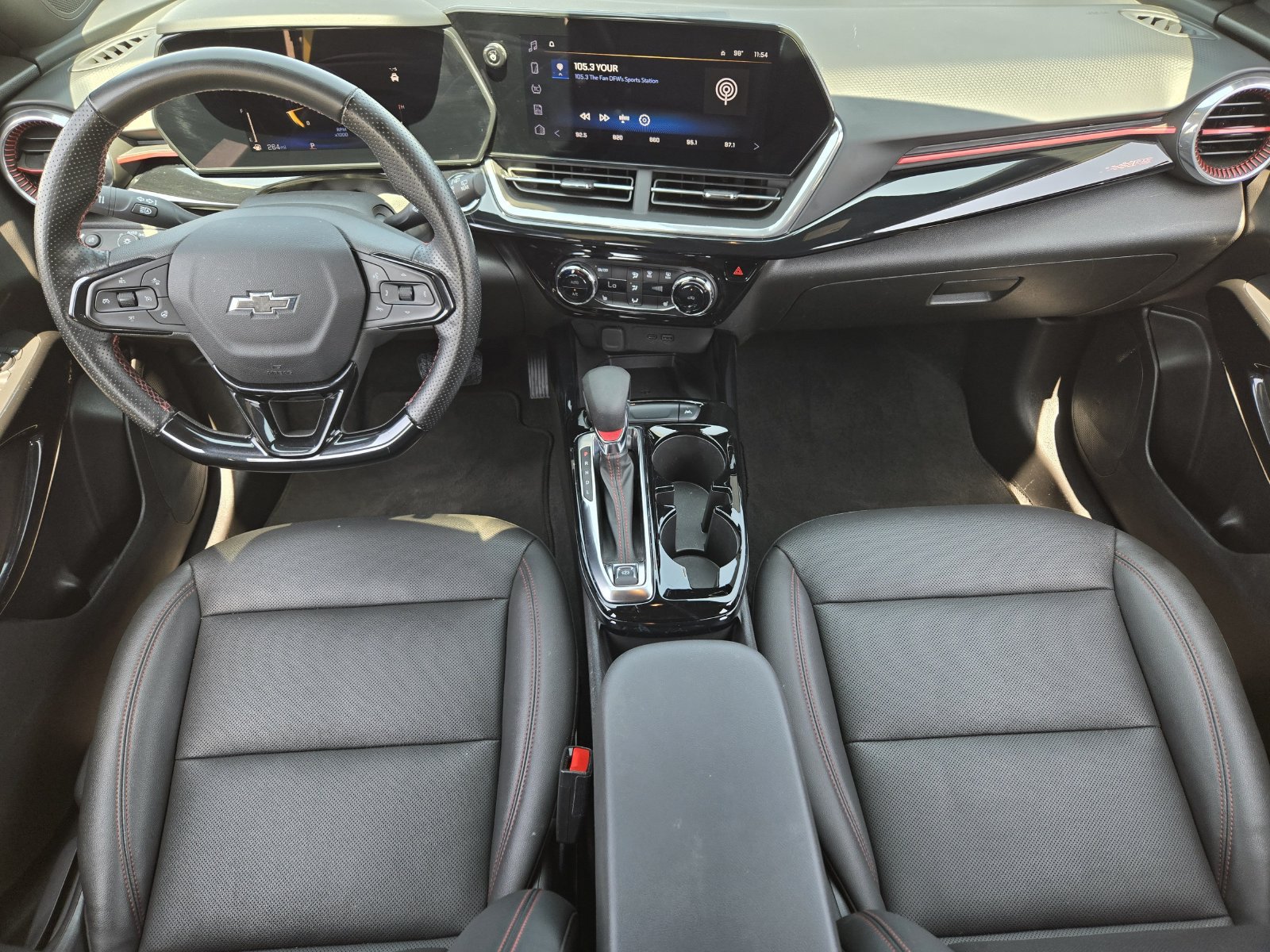 Certified 2024 Chevrolet Trax RS w/ Sunroof Package FWD image 32
