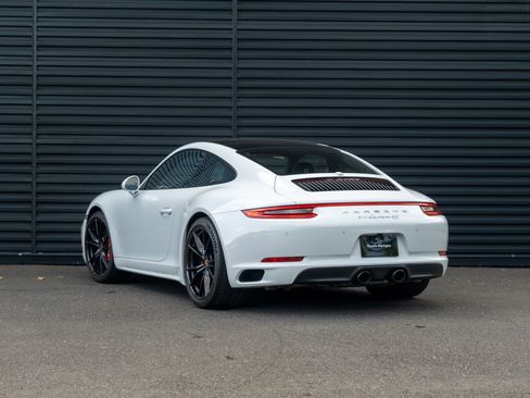 Used 2019 Porsche 911 Carrera 4S AWD/4WD image 3