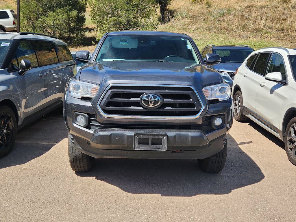 Used 2022 Toyota Tacoma SR5 AWD/4WD image 10