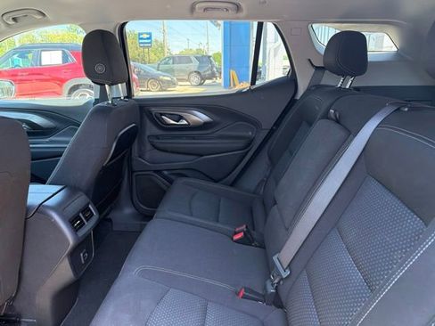 Used 2023 GMC Terrain SLE w/ Driver Convenience Package FWD image 8