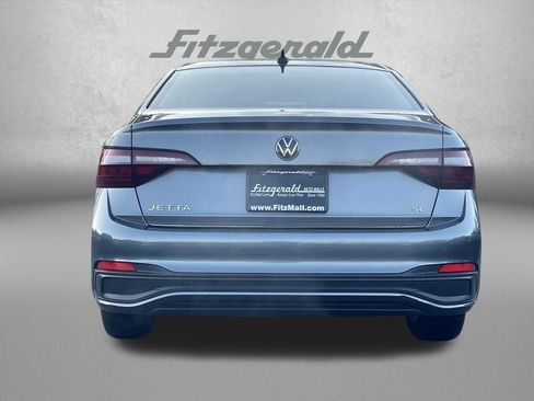 Used 2024 Volkswagen Jetta SE image 6