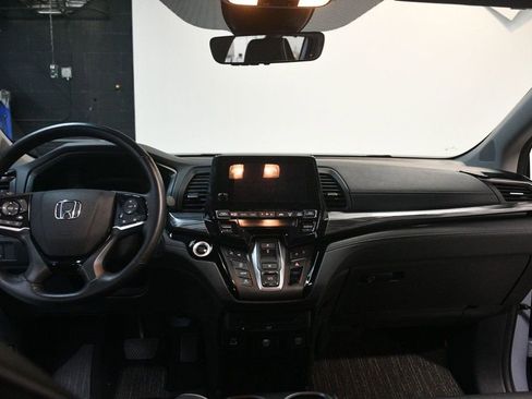 Used 2024 Honda Odyssey Elite image 5