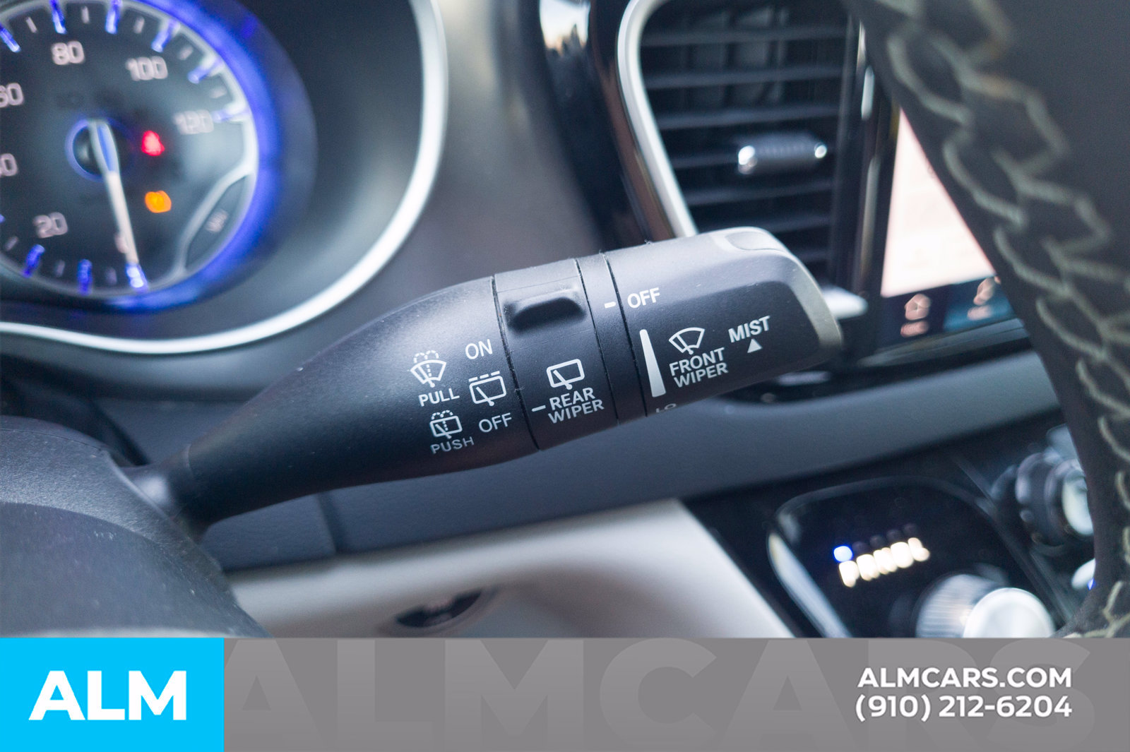 Used 2023 Chrysler Pacifica Touring-L FWD image 14