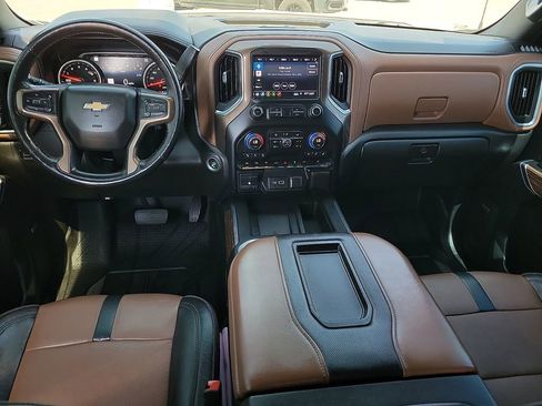 Used 2019 Chevrolet Silverado 1500 High Country w/ Technology Package AWD/4WD image 17