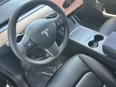 Used 2023 Tesla Model Y Long Range AWD/4WD image 10