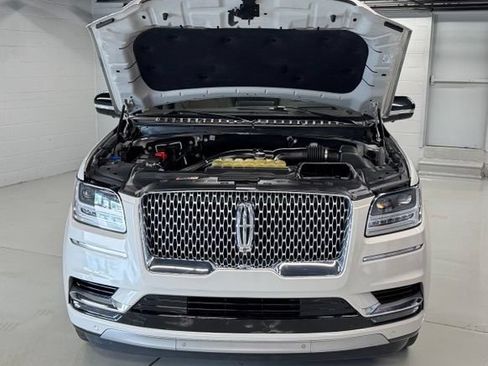 Used 2021 Lincoln Navigator Reserve w/ Luxury Package AWD/4WD image 35